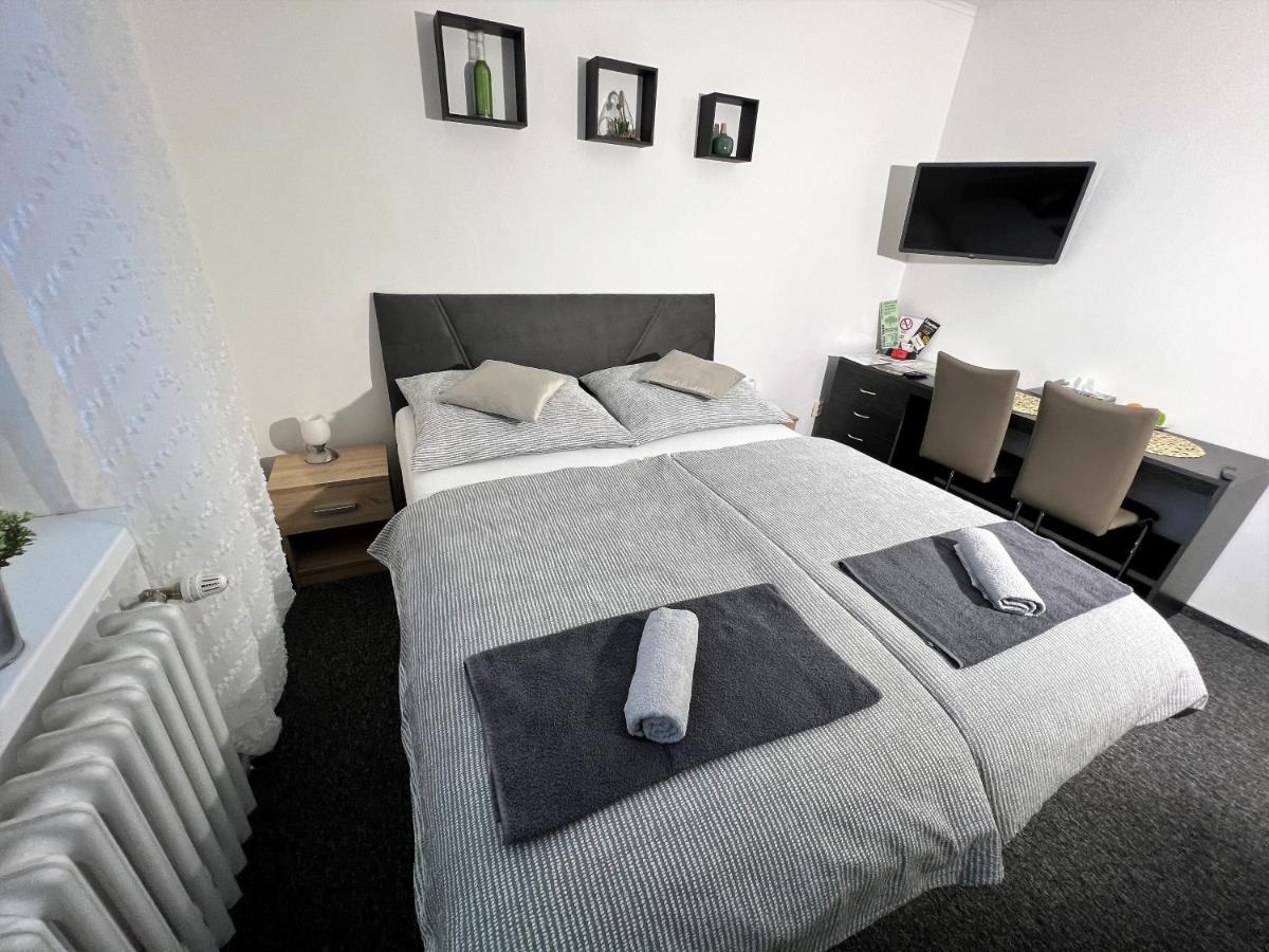 Apartmany カルロヴィ・ヴァリ エクステリア 写真