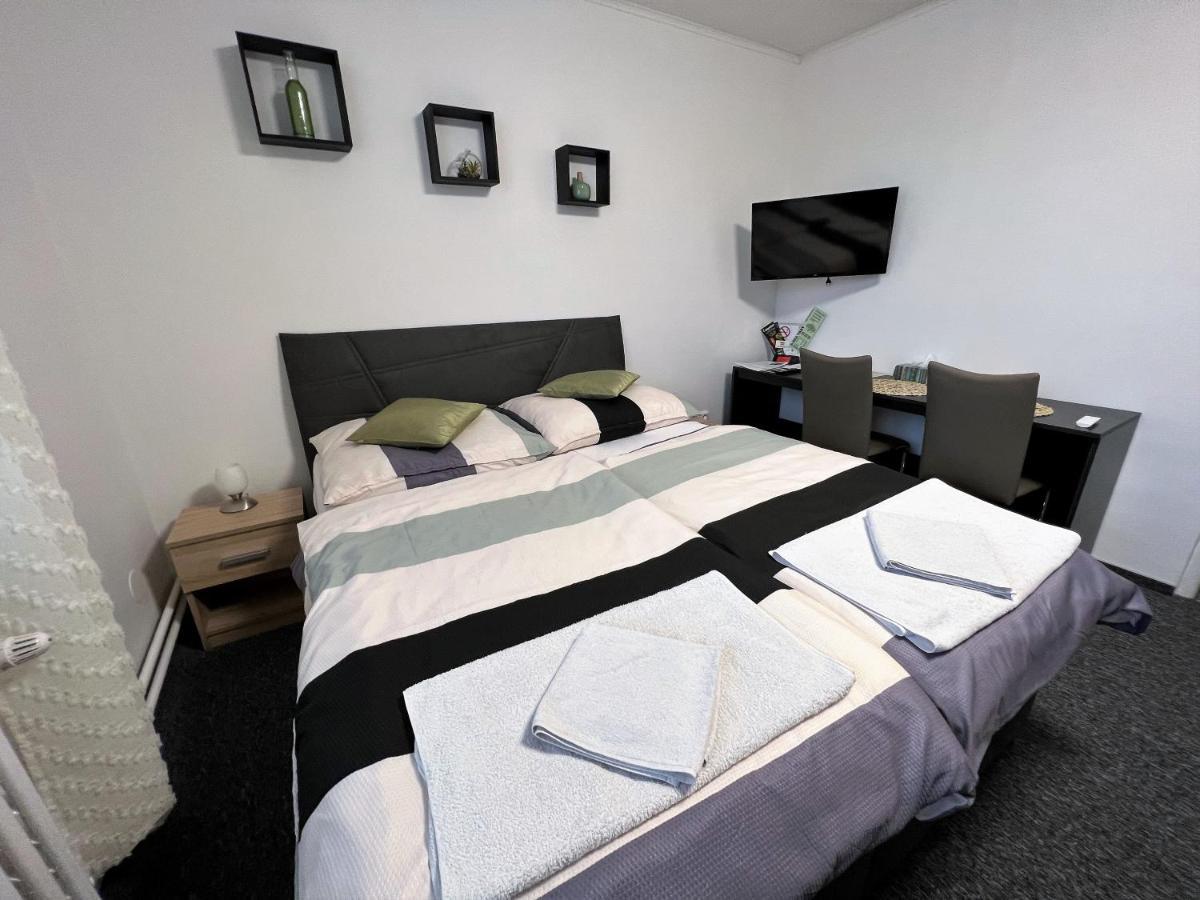 Apartmany カルロヴィ・ヴァリ エクステリア 写真