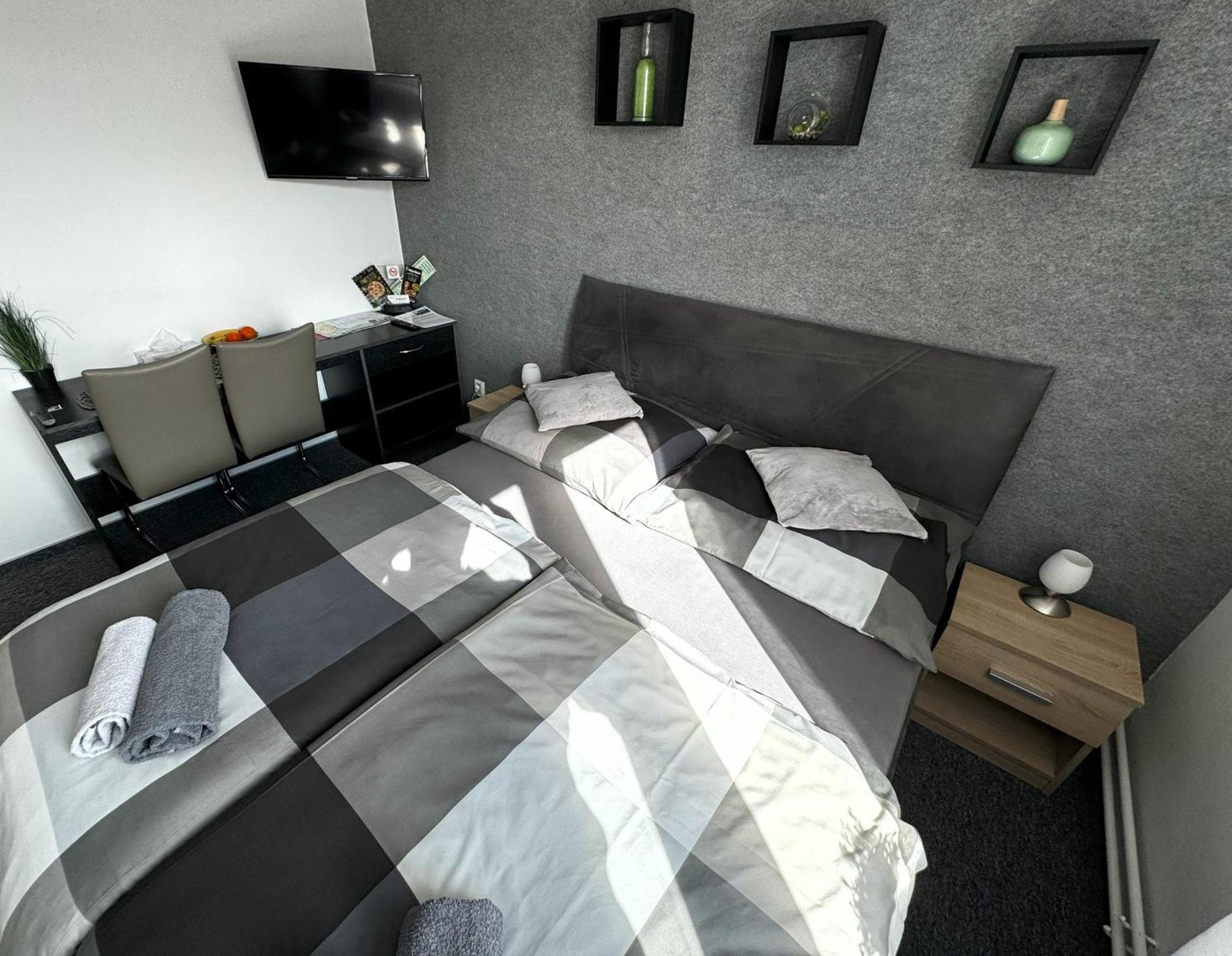 Apartmany カルロヴィ・ヴァリ エクステリア 写真